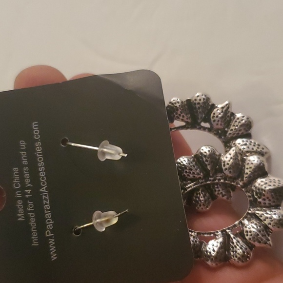 EARRINGS - Picture 5 of 5